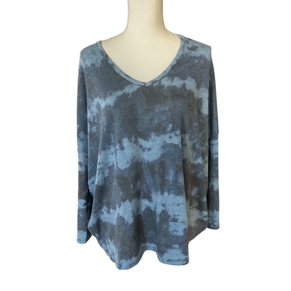 Democracy Blue and Gray Tie-Dye 3/4 Sleeve Top
